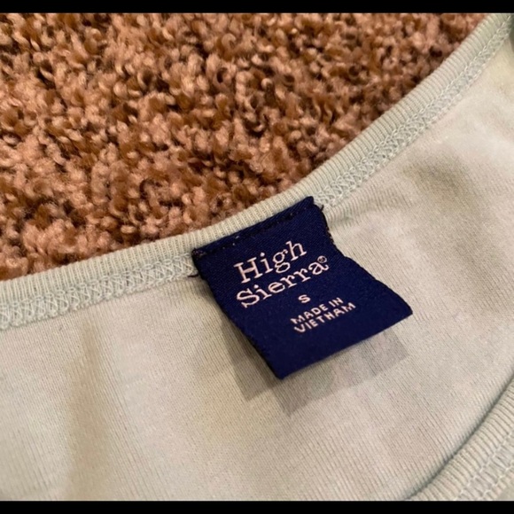 High Sierra keyhole top - Picture 2 of 2